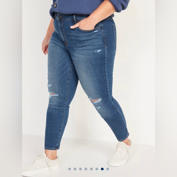 Old Navy Denim - SOLD!!! Old Navy Distressed Rockstar Jeans